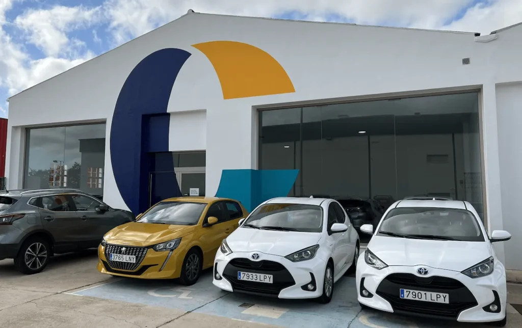 Exposición de coches de ocasión
